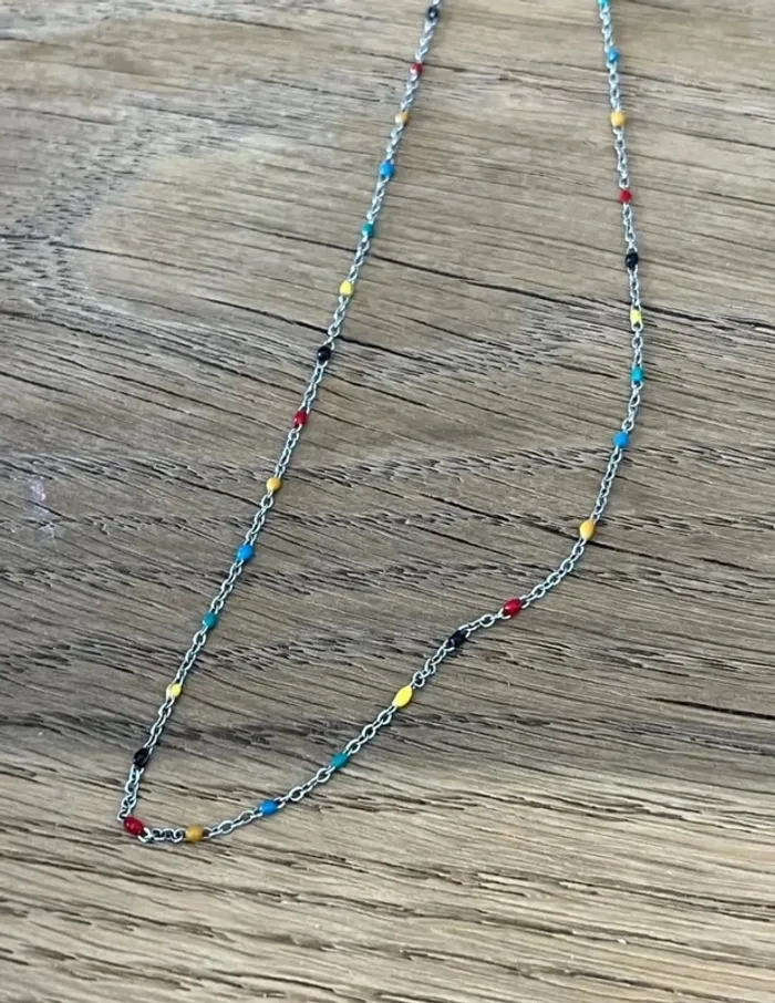 Collier argenté en acier inoxydable avec perles multicolores - photo numéro 3