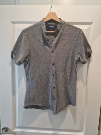 Beau pola zara homme gris taille s Très bon état