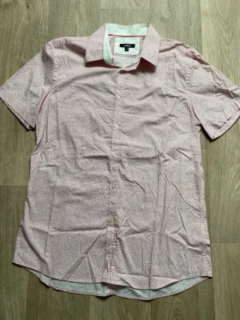 Chemise rose à motif
