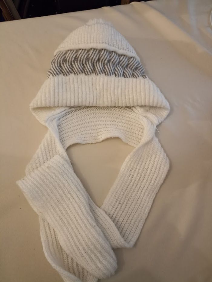 Bonnet fourré et Écharpe 2-en-1 Blanc - Maille Côtelée avec Pompon - Hiver - photo numéro 8