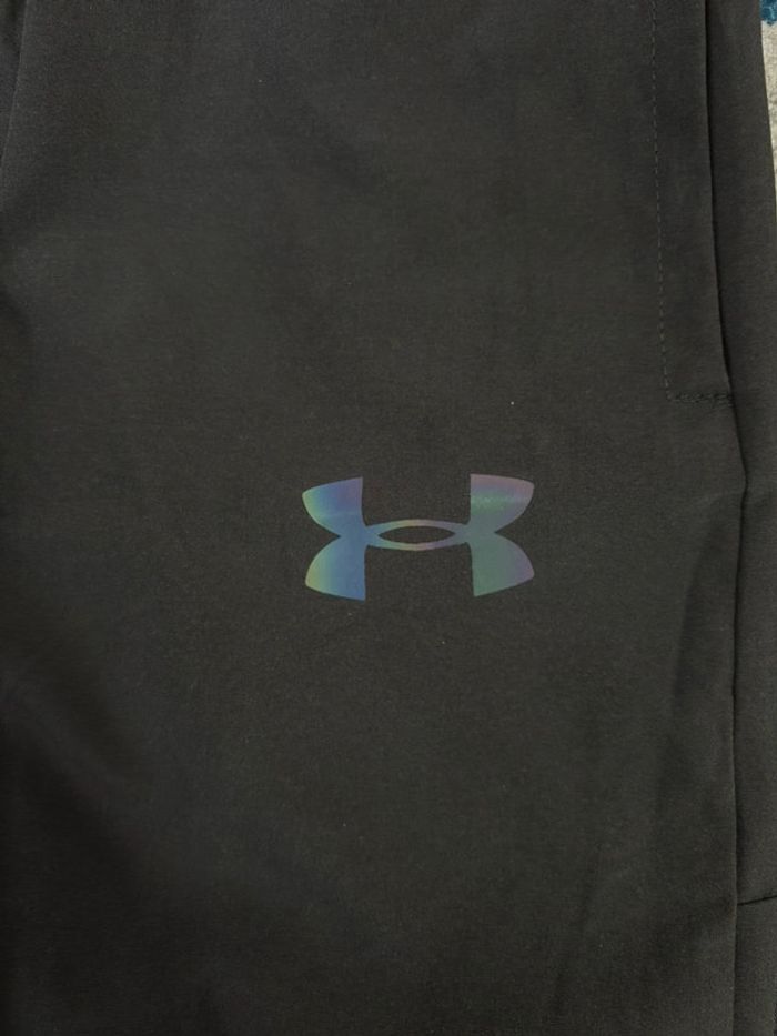 Ensemble Under Armour T-Shirt avec motif et Short Fluorescent Taille L - photo numéro 8
