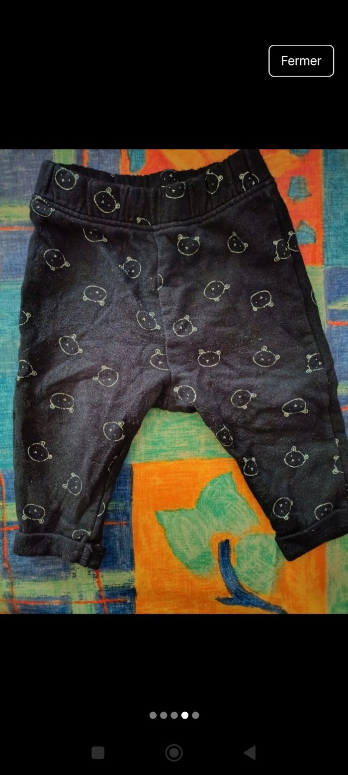 Lot jogging 6 mois - photo numéro 4