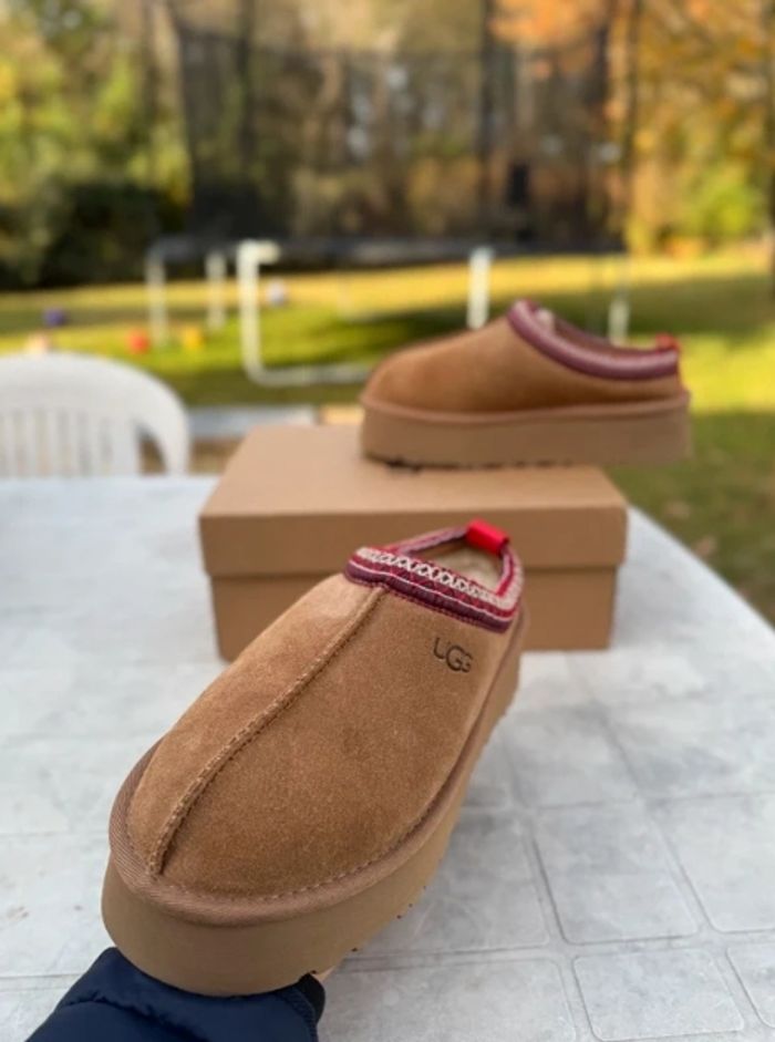 Bottes de neige UGG, sandales d'hiver, pointure 36