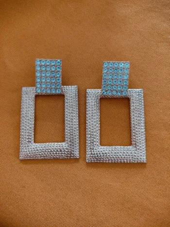 Boucles d'oreilles carrées dorées