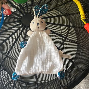 Doudou  de secours  lapin gaze de coton kaloo
