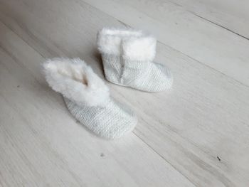 Chaussures chaussons bébé fille souples moumoute sur le haut Obaïbi 6 - 12 mois Neufs