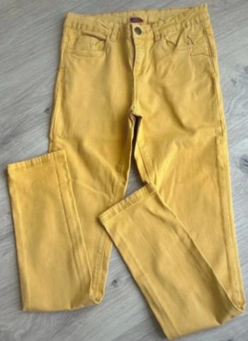 Jeans slim 14 ans tape à l’œil