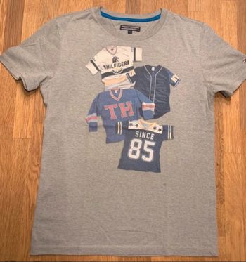 Tommy Hilfiger / t-shirt / garçon / 12 ans