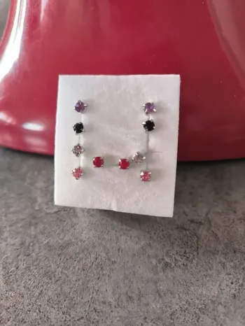 5 paires de boucles d'oreilles (puces)