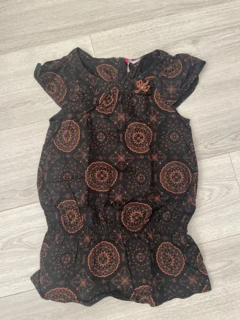 Tunique noire à motifs