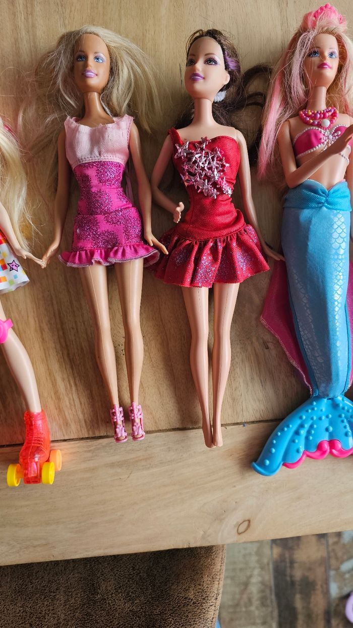 Lot barbies - photo numéro 4