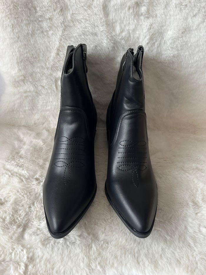 Bottines, boots, santiag noires pointure 41, talons 5 cm, dans sa boîte - photo numéro 3