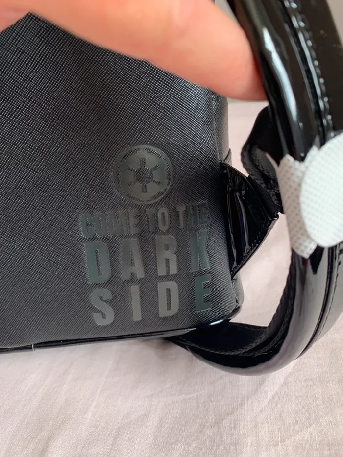 Sac Loungefly Star Wars Dark Vador - photo numéro 4