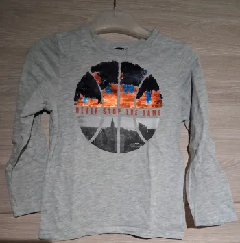 Tee-shirt manches longues sequedin taille 6ans kiabi