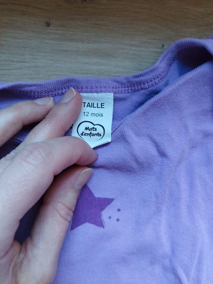Bodie manches courtes violet étoile 12 mois mots d'enfants très bon état - photo numéro 2