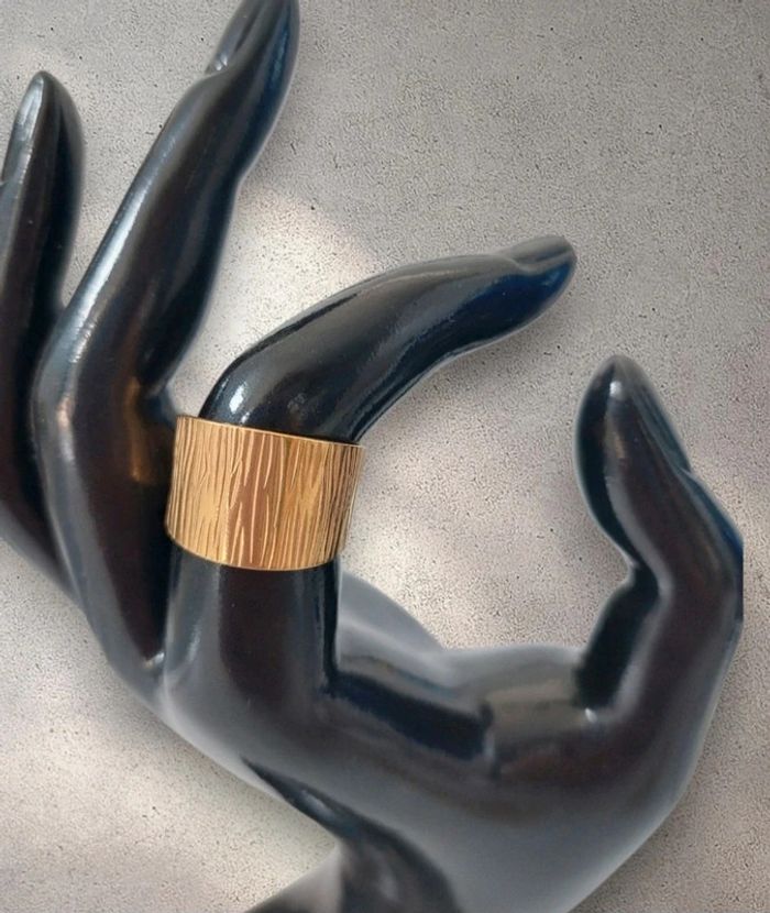 Bague ajustable large martelée acier inoxydable dorée neuve - photo numéro 3