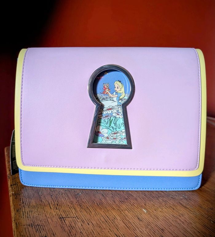 Loungefly Alice pastel fleur