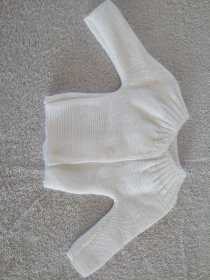Gilet blanc naissance-1 mois (réf perso L27)(familleac72)