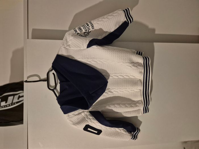 Veste Bleu et blanche 4 ans 5.00€ - photo numéro 2