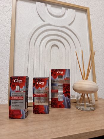 Lot de soins du visage gamme anti âge Cien Laser Beauty neuf