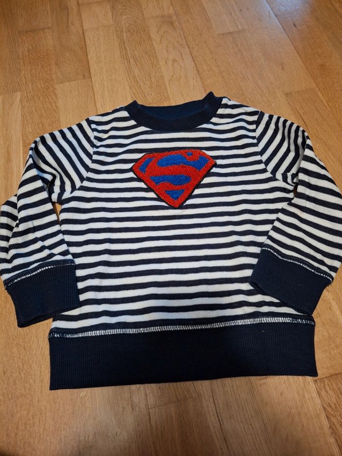 Pull léger superman