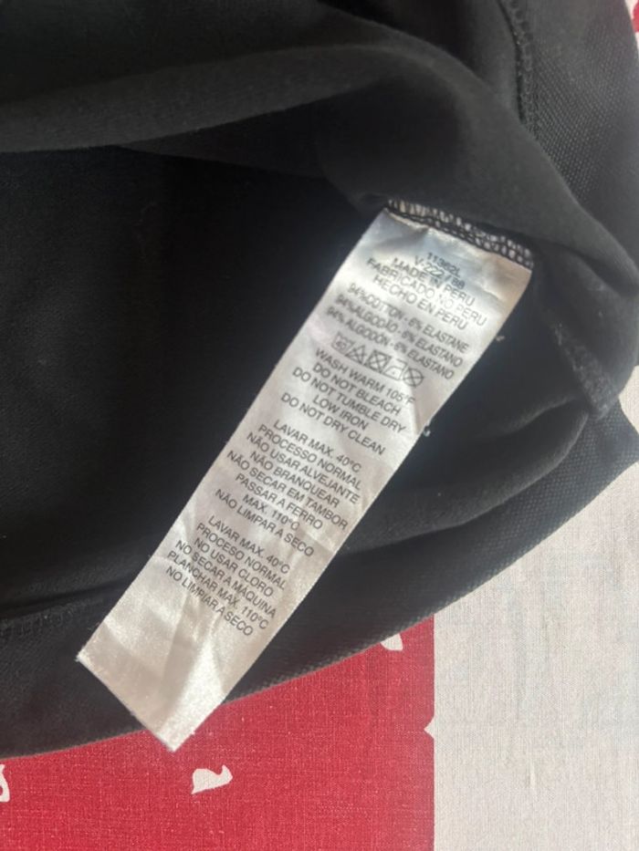 Polo Lacoste taille M noir logo ton sur ton - photo numéro 9