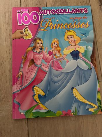 100 autocollants au pays des princesses