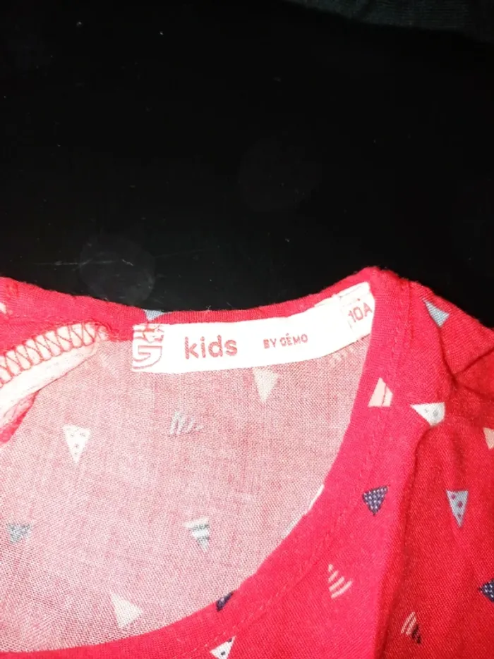 T-shirt blouse rouge avec motifs - photo numéro 2