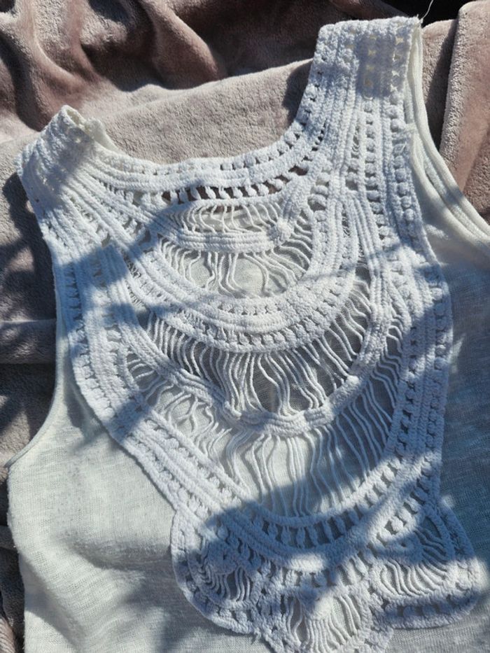 Top brodé Bershka taille M - photo numéro 2