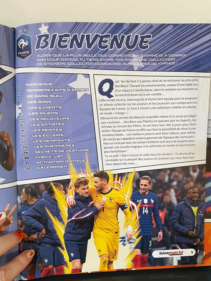 Au plus près des bleus 2022, album panini complet - photo numéro 2