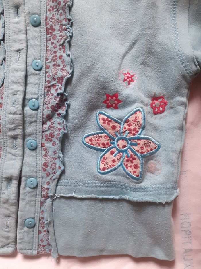 Veste bleu à capuche motif fleurs - photo numéro 2