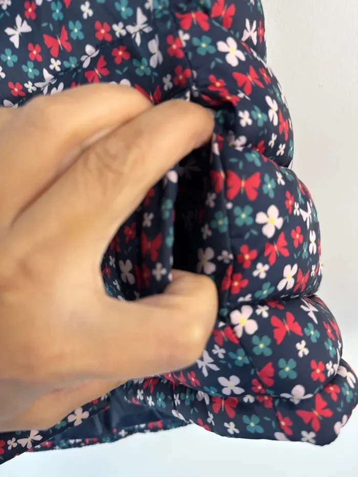 🧥 doudoune sans manche - fille - 3 ans - fleurs - papillons - très bon état - photo numéro 5