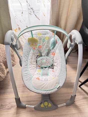 Balancelle musicale+ lot de peluches+ tresses de berceau