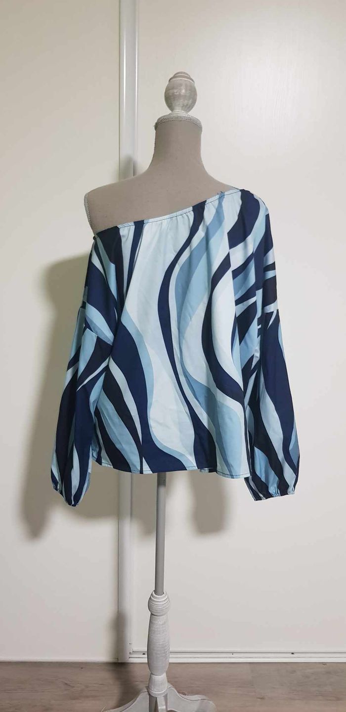 Blouse manches longues épaule nue - photo numéro 3