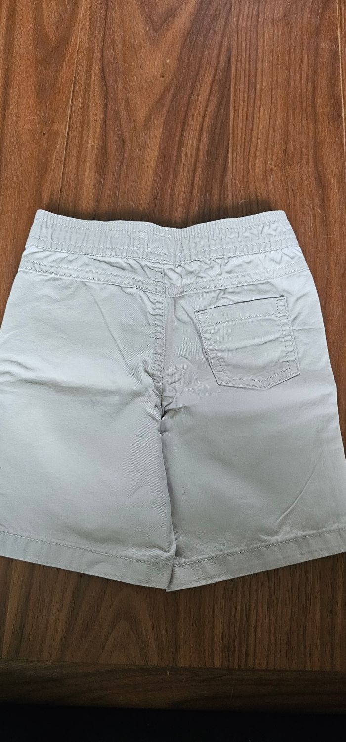 Short garçon 86cm neuf - photo numéro 2