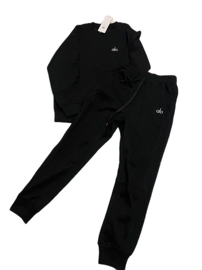 Ensemble de survêtement Alo Yoga