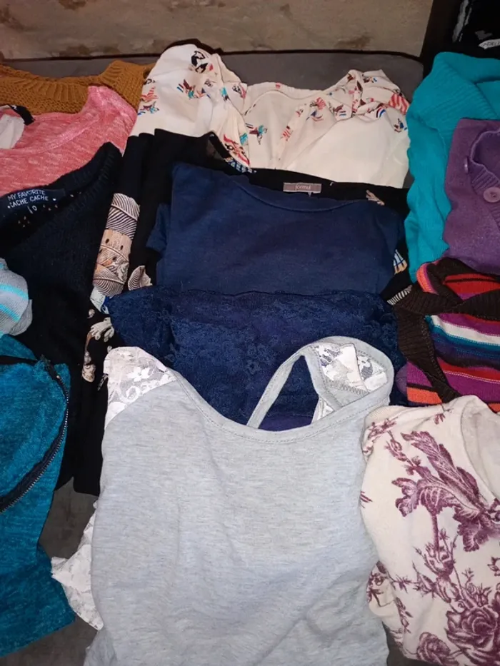 Lot de 15 vêtements femme taille S,très bon état,pull, - photo numéro 3