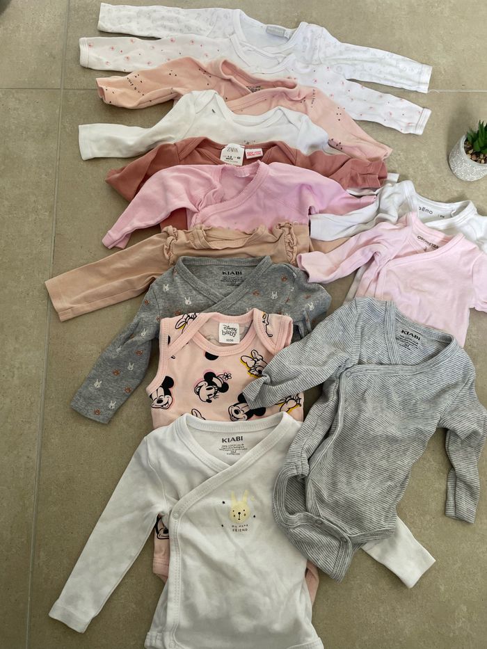 Lot bodies bébé fille - photo numéro 3