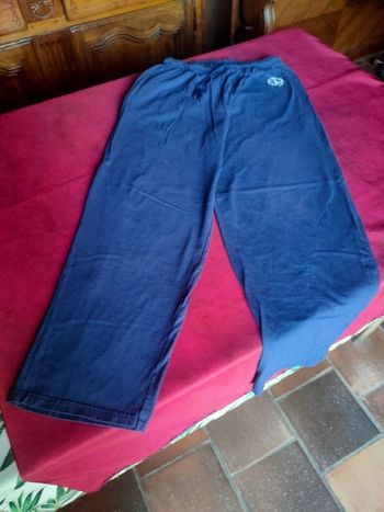 Pantalon bleu marine taille L neuf jamais porté