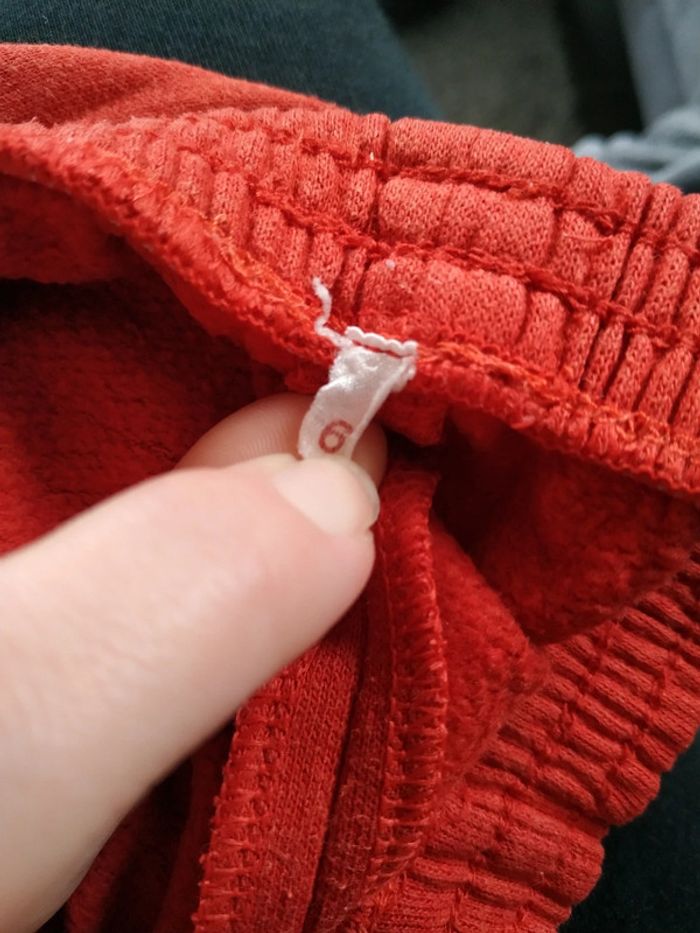 Jupe rouge 6 ans - photo numéro 4