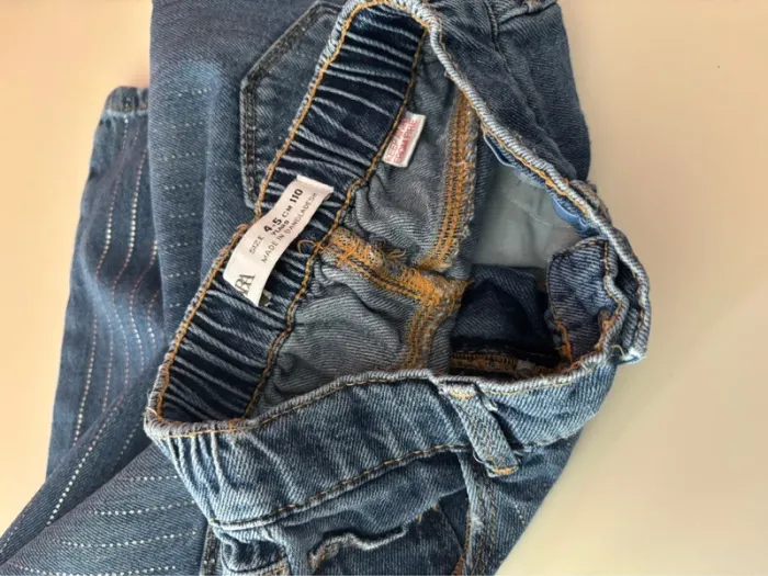 Jeans ZARA points argentés 4-5Y/110cm - photo numéro 4