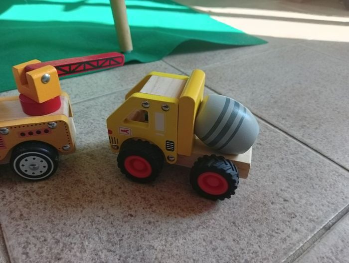 Lot de 3 véhicules en bois - photo numéro 10