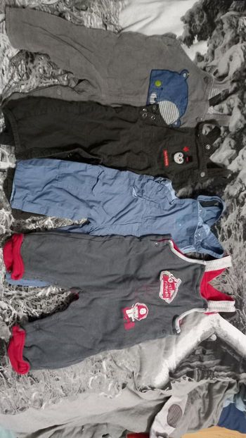 Lot salopettes 9 mois