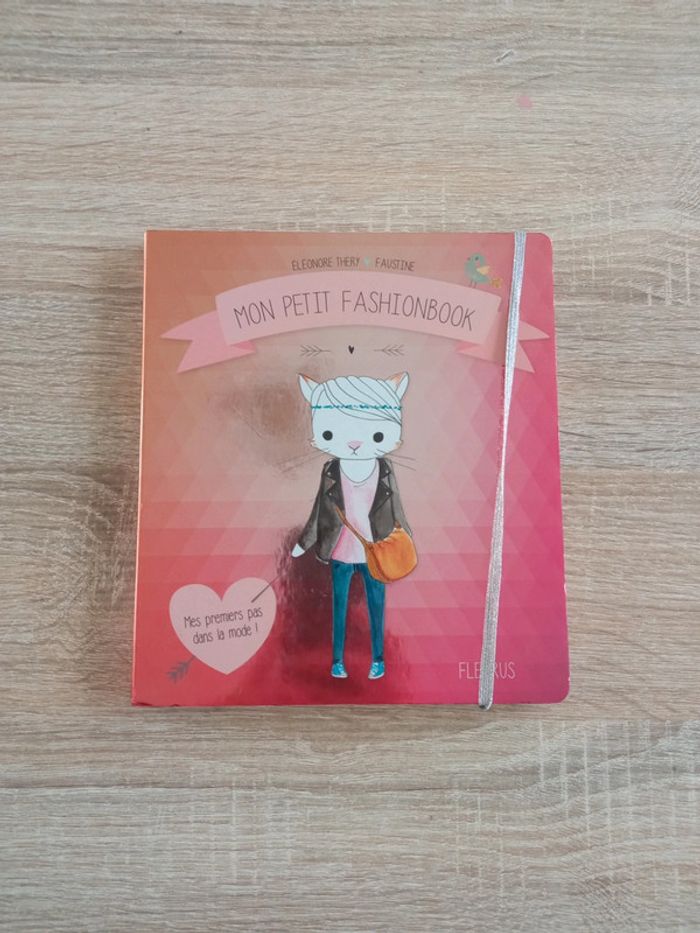 Mon petit fashion book
