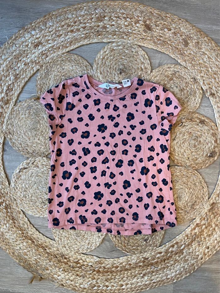 T-shirt motif léopard rose H&M taille 110/116 cm collection Sanrio