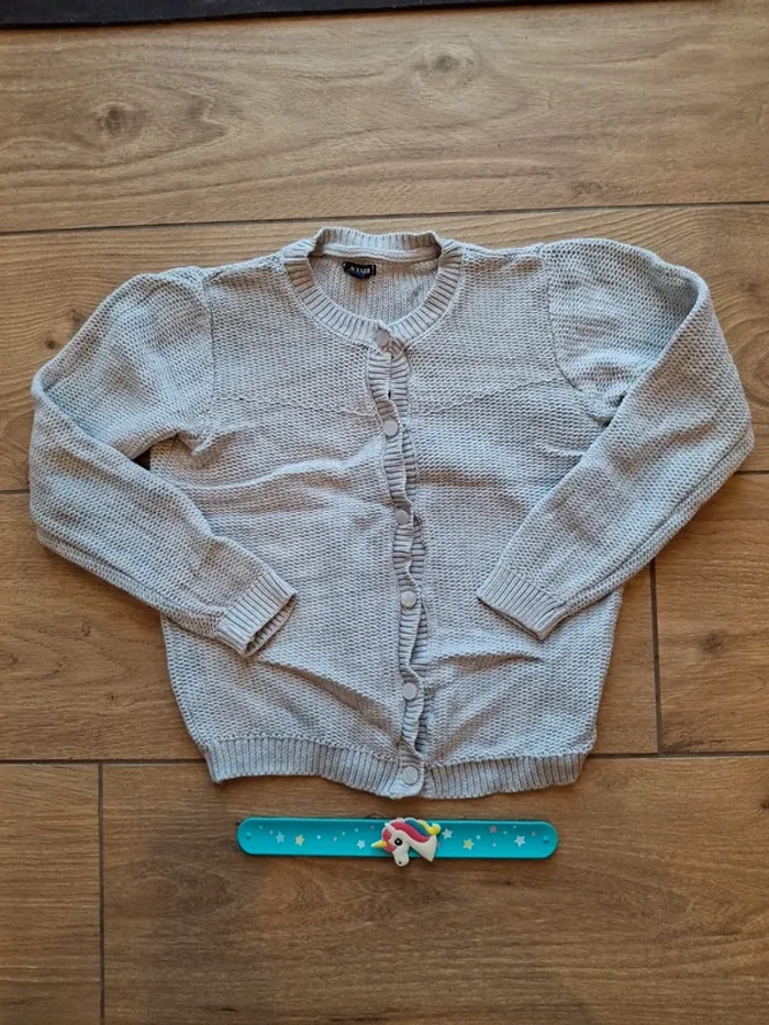 Gilet Kiabi 6 ans très bon état