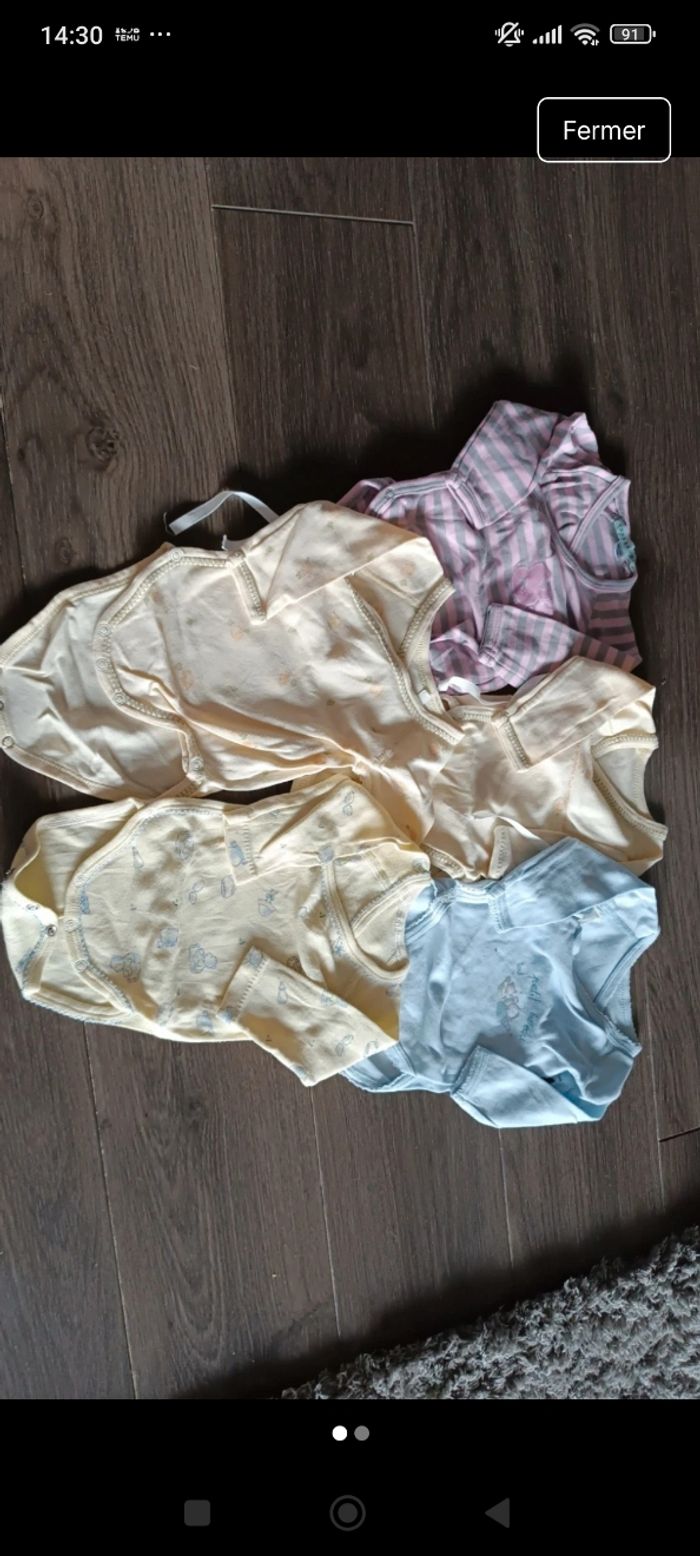 Lot bodies 1 mois - photo numéro 2