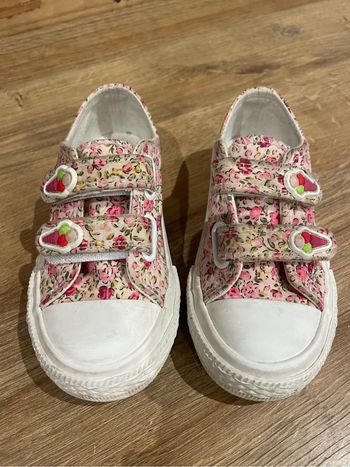 Baskets taille 23
