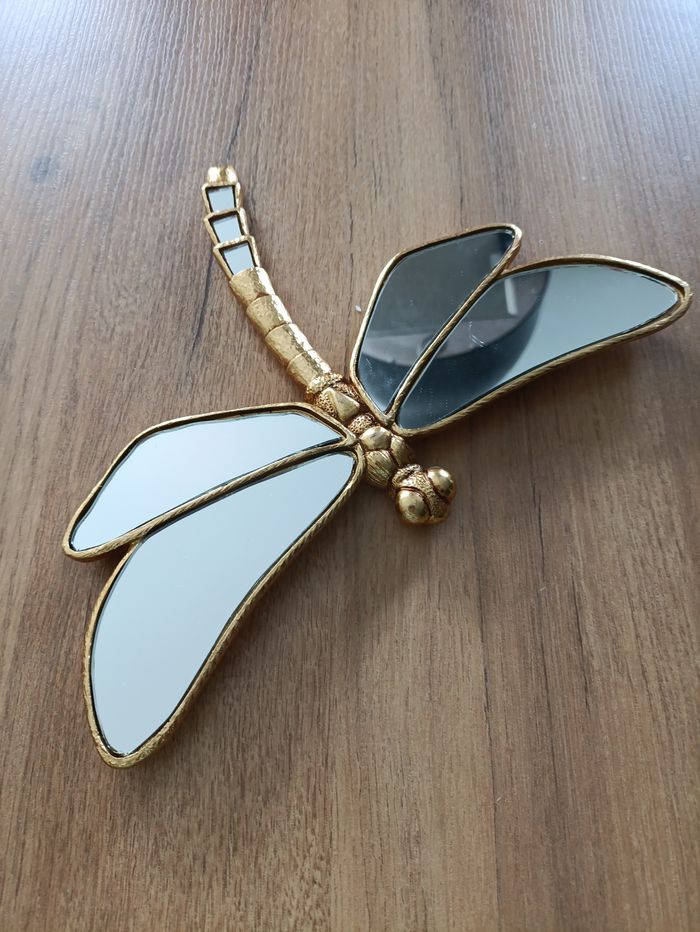 Art Décoration murale Miroir forme libellule résine dorée, Golden mirror dragonfly, 25 * 19 cm - photo numéro 4