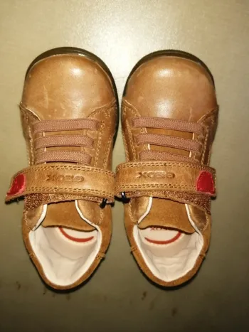 Chaussure geox en cuir taille 23